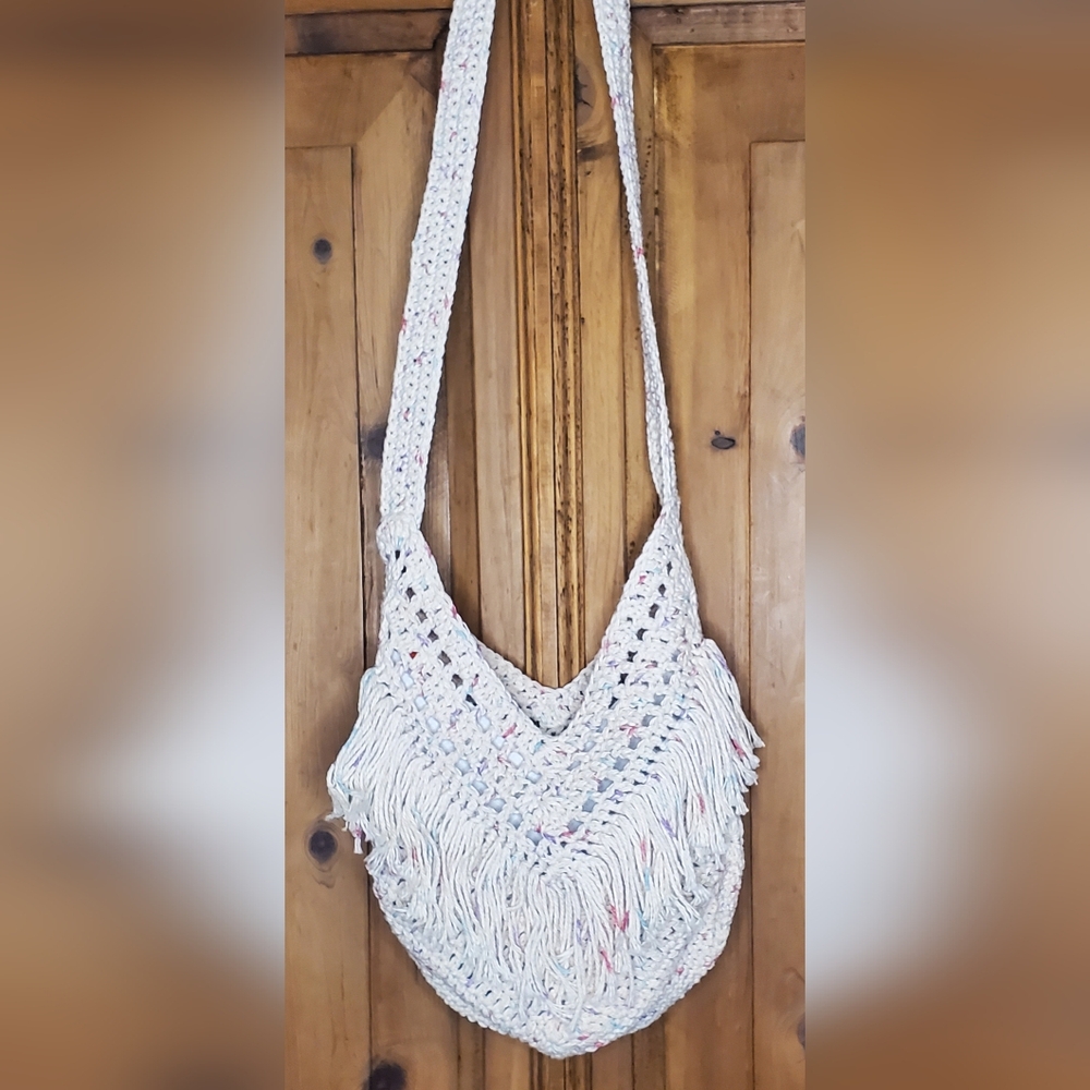Elegant White Fringe Shoulder Bag